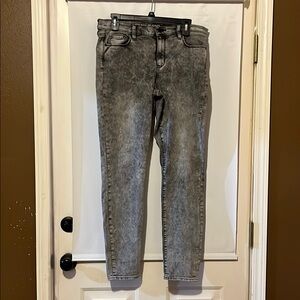 DKNYC Gray Skinny Jeans with Distressed Look